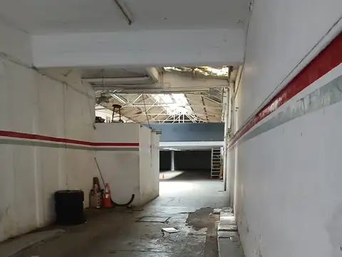 Alquiler Depósito O Galpón En Floresta 650 M2 - Sin Columnas