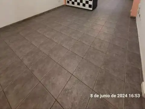 Presidente Luis Sáenz Peña 300, Piso 1