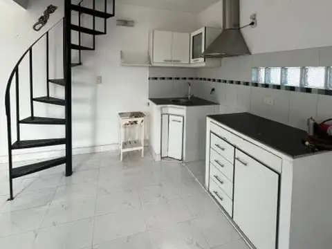 DEPTO EN ALQUILER 3 AMBIENTES  PRIMER PISO POR ESCALERA FLORENCIO VARELA