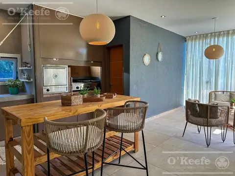 CASA EN VENTA 6 AMBIENTES - BARRIO NUEVO QUILMES CON SALIDA AL CANAL