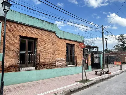 VENTA CASA ANTIGUA 3 AMBIENTES EN EL CENTRO DE CAPILLAD EL SEÑOR
