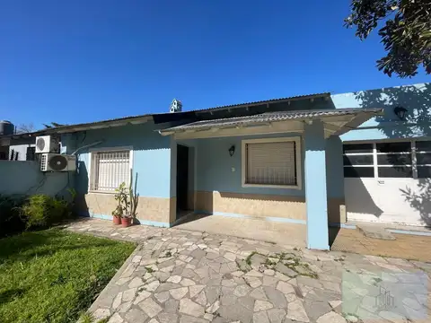 Casa en Alquiler con 6 cocheras