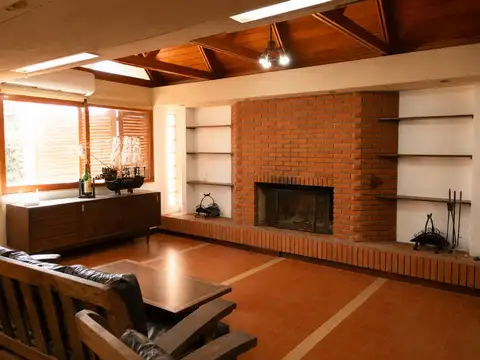 CASA NAUTICO ESCOBAR c/pileta expensas incluidas!