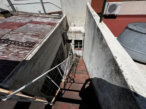 Casa 4 ambientes con 1 baño