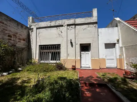 CASA LOTE PROPIO A REFACCIONAR EN LANUS OESTE
