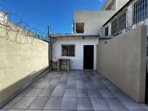 Depto Tipo Casa en Alquiler de Monoambiente