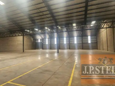 Galpón Industrial 1800 m² en Parque Industrial Moron - Haedo