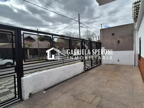 Casa en Alquiler en Banfield, $ 950.000