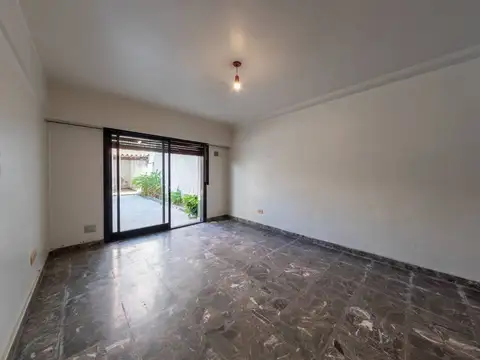 Departamento 6 ambientes con 2 baños