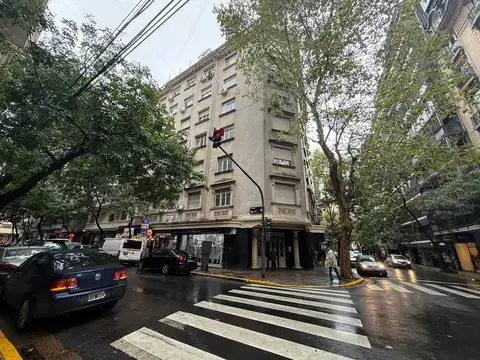 Alquiler monoambiente reciclado a nuevo en Recoleta - (Arenales y Rodríguez Peña)