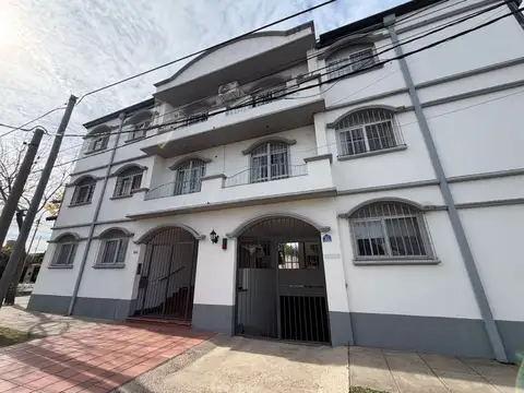 Departamento en segundo piso en alquiler con un dormitorio