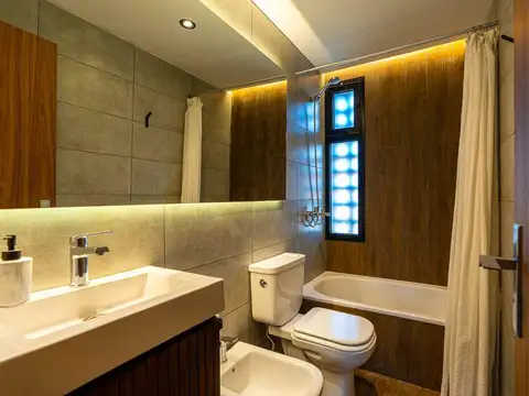 Green Casa de 4 dormitorios jardín y pileta en Wilde 455 bis