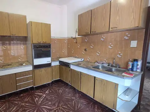 Depto Tipo Casa en Alquiler con 1 cocheras