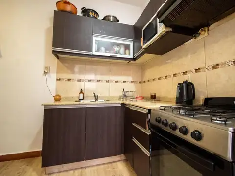 PH EN VENTA 2 DORMITORIOS CON PATIO ZONA CENTRO