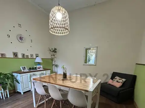 VENTA PH 2 AMBIENTES, ZONA CENTRO.