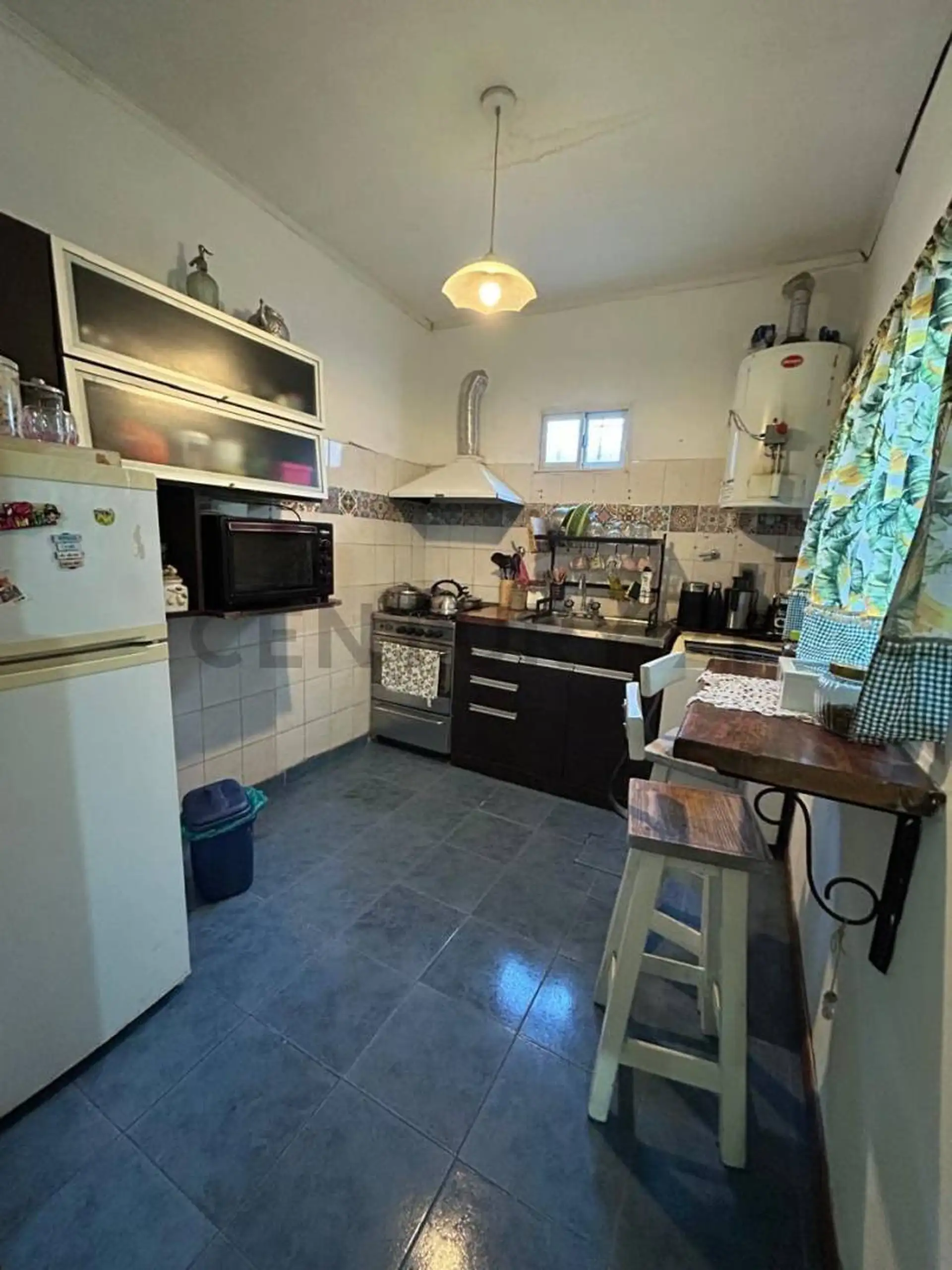 VENTA PH 2 AMBIENTES, ZONA CENTRO.