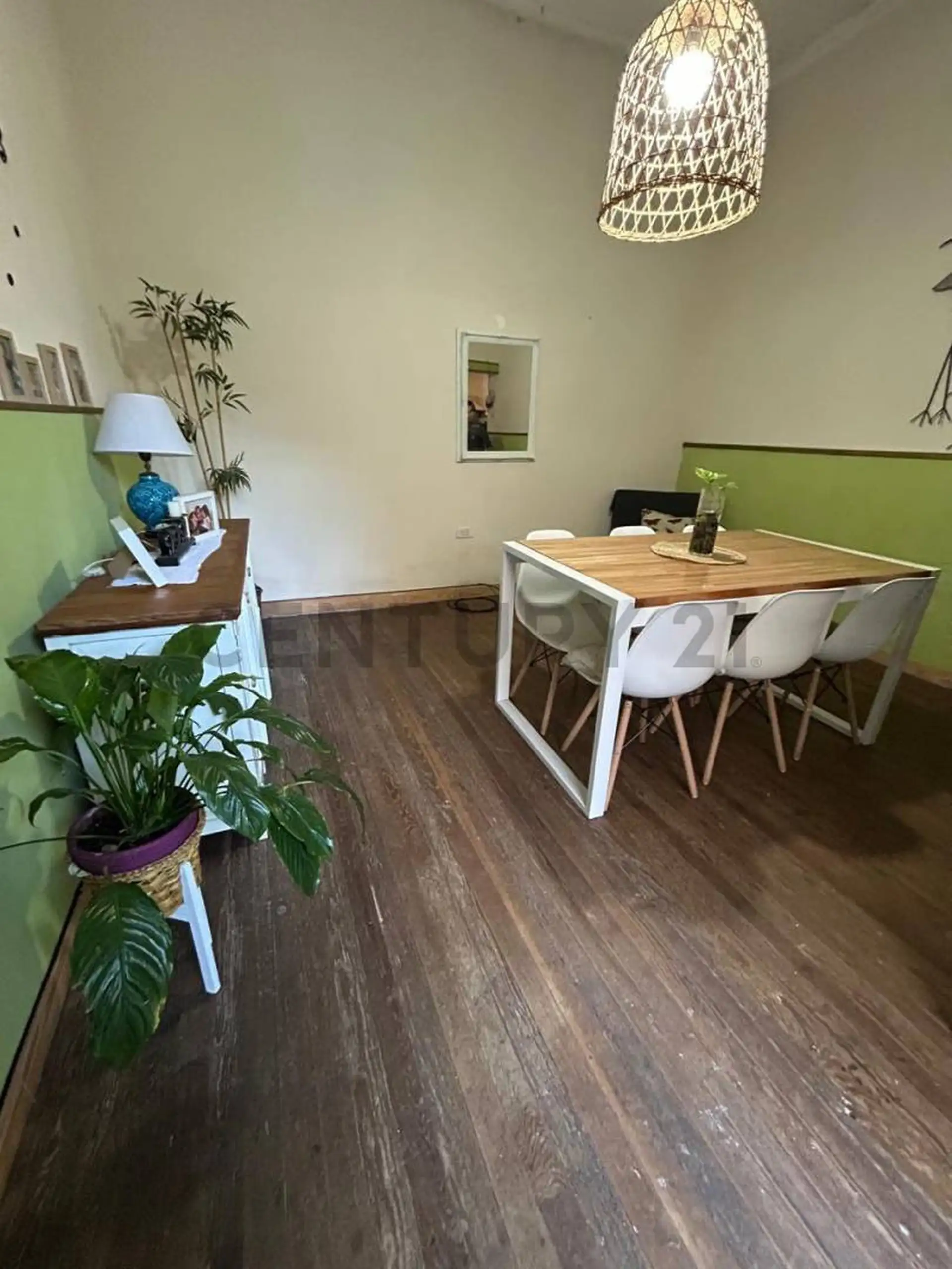 VENTA PH 2 AMBIENTES, ZONA CENTRO.