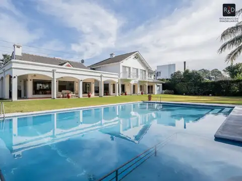 Venta casa de 4 ambientes con quincho, piscina y parque en Mayling club de campo - Pilar