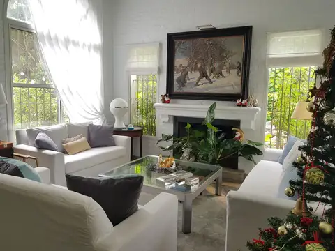 Casa en Alquiler en El Trebol, USD 4.500