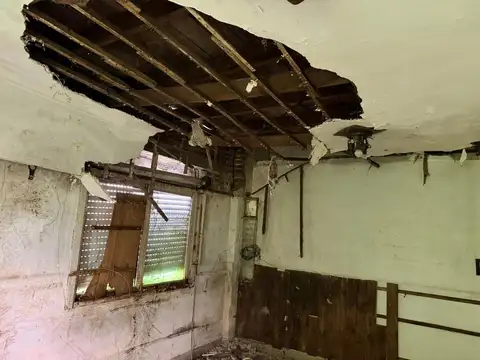 LOTE EN VENTA CON CASA A DEMOLER O REFACCIONAR