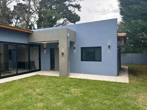 Casa 7 ambientes con 2 baños