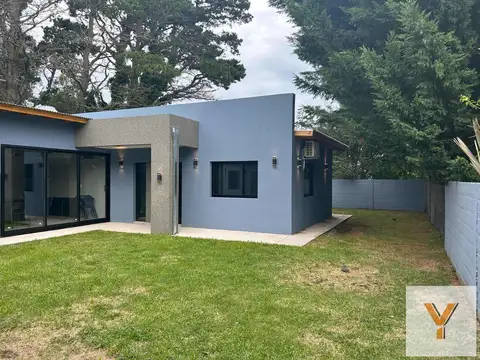 Casa en venta - 4 Dormitorios 2 Baños - Santa Clara del Mar