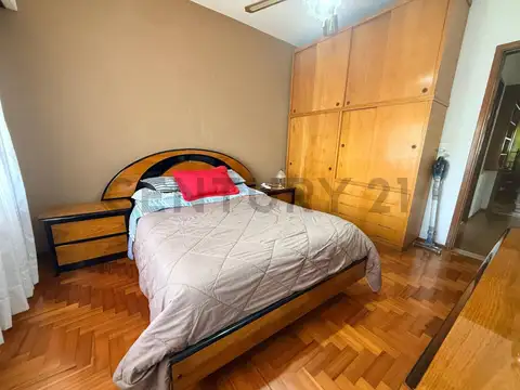 VENTA CASA 4 AMBIENTES CON PATIO Y QUINCHO EN LLAVALLOL