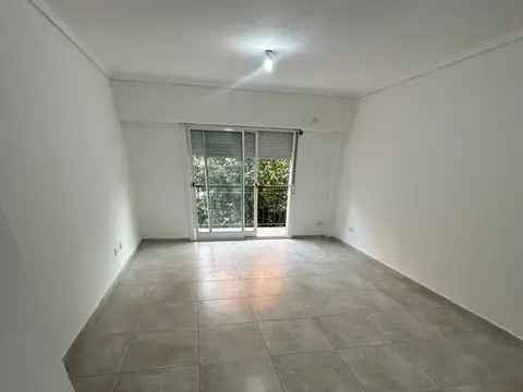 Bucarelli 2500, Piso 1