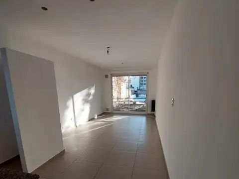 Departamento en Alquiler en Republica De La Sexta, $ 340.000