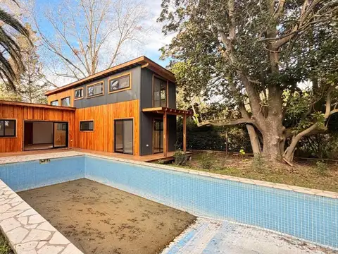CASA CON PILETA EN VENTA EN ING. MASCHWITZ