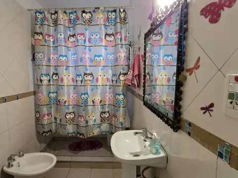 Casa 3 ambientes con 1 baño