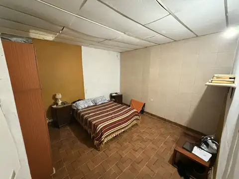 Casa con departamento en venta en Quilmes