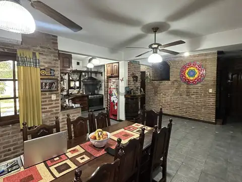 Venta casa de 4 ambientes en Parque Leloir