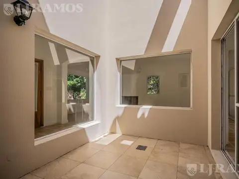 Casa en Alquiler en Saint Matthews, USD 2.100