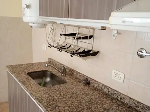 Lambare 1.401 , Piso PB