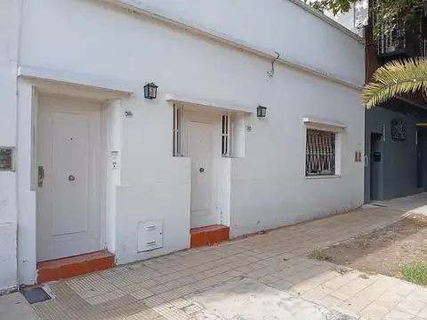 3 ambientes Fte, P Baja, entrada independ, ptio y terraza