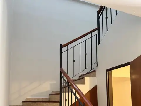 Casa 5 ambientes con 4 baños