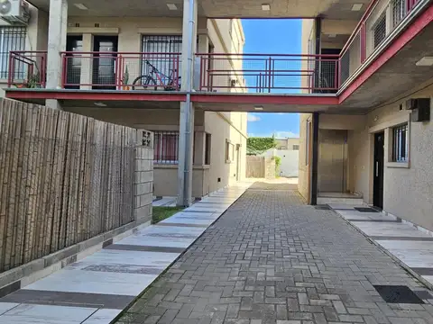 Bartolome Hidalgo 1800, Piso 1°