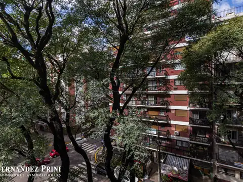 Semipiso 4 ambientes al frente en Palermo, con dependencia de servicio