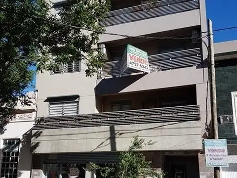 2 mbientes con balcon contrafrente impecable  apto credito  PIO DIAZ 640   PISO ALTO