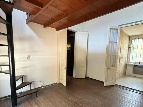 PH al Frente con Cochera y Patio | Alto Potencial de Redistribución | San Fernando – Alvear al 900