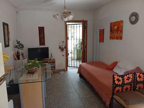 Casa 2 ambientes con 1 baño