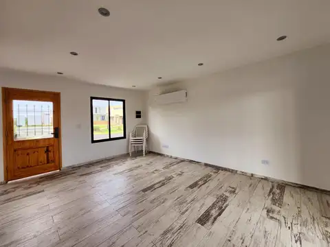 Casa en Venta con 4 cocheras