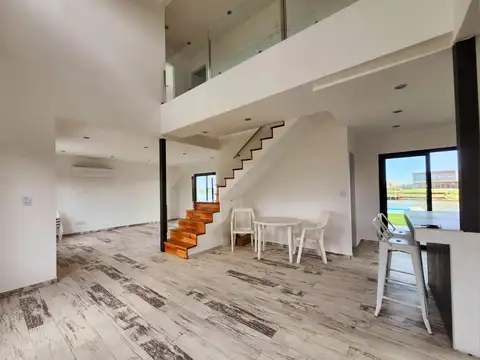 Casa en Venta al Oeste