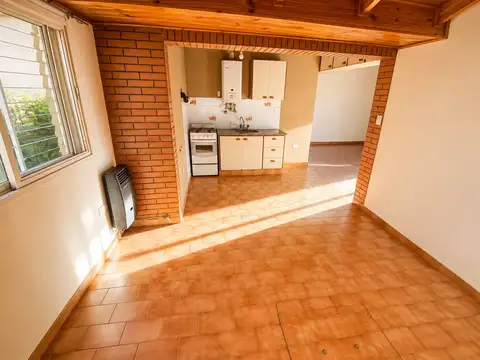 Casa 3 ambientes con 1 baño