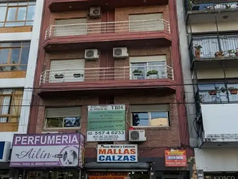 S. MARTIN CENTRO SEMIPISO 3 AMB. C/BALCÓN CORRIDO AL FTE.