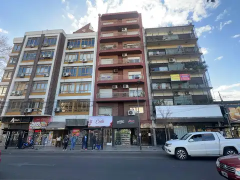 S. MARTIN CENTRO SEMIPISO 3 AMB. C/BALCÓN CORRIDO AL FTE.