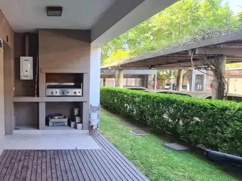 Pedro Ingnacio Rivera 160 , Piso 0