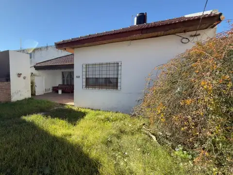 CHALET 3 AMBIENTES - ZONA CENTRO