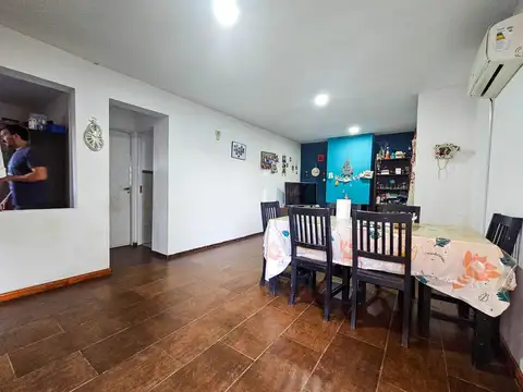 VENTA. Casa de tres dormitorios y piscina en Funes Town. Apto crédito.